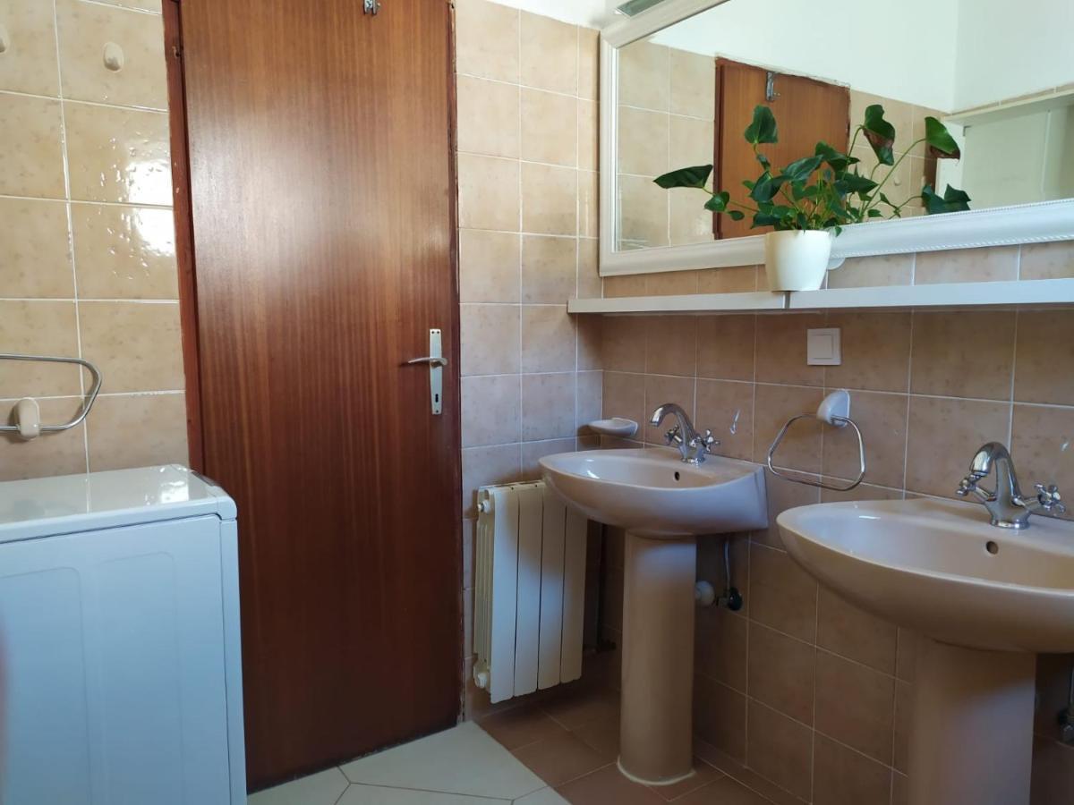 Apartman Andela พอดโกรา ภายนอก รูปภาพ