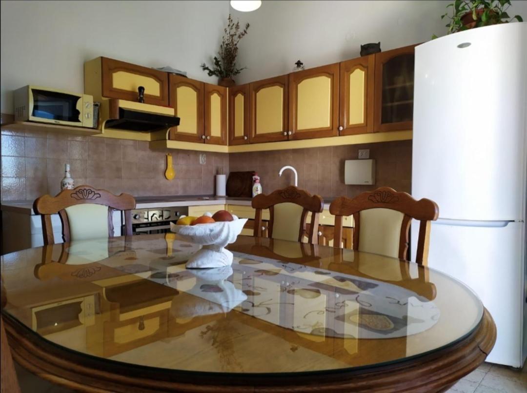 Apartman Andela พอดโกรา ภายนอก รูปภาพ