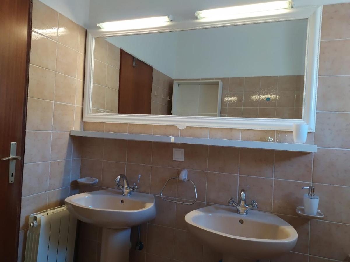 Apartman Andela พอดโกรา ภายนอก รูปภาพ